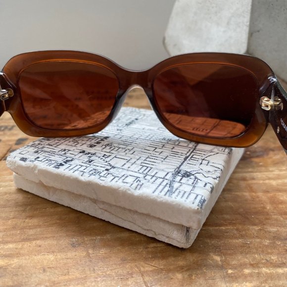 Authentic Chanel 5102 C.538/73 54-17 135 Sunglasses, Brown CC - Picture 5 of 10